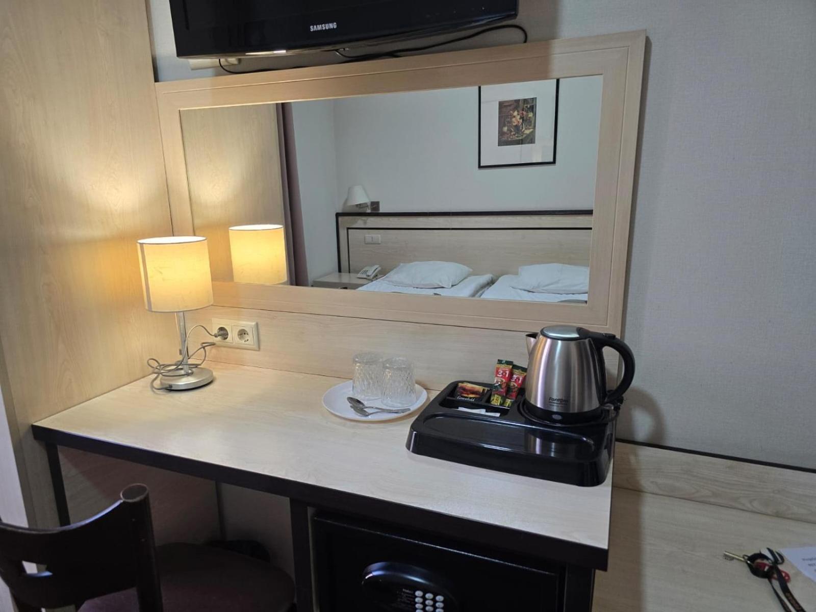 Hotel Rike Park Тбилиси Экстерьер фото