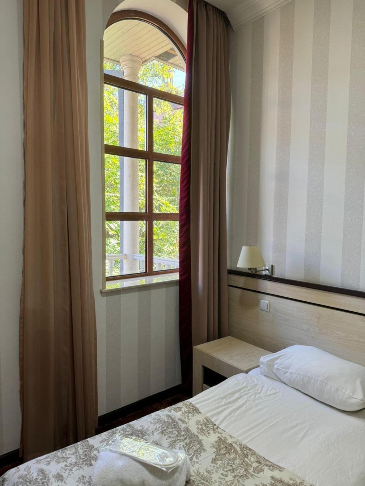 Hotel Rike Park Тбилиси Экстерьер фото