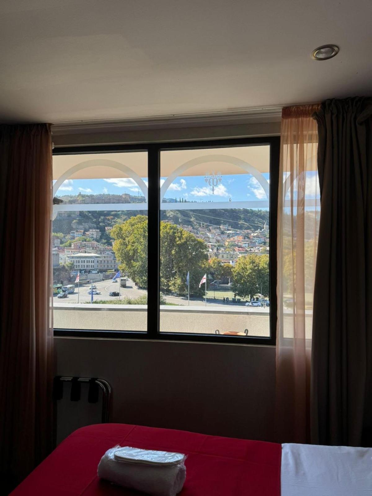 Hotel Rike Park Тбилиси Экстерьер фото