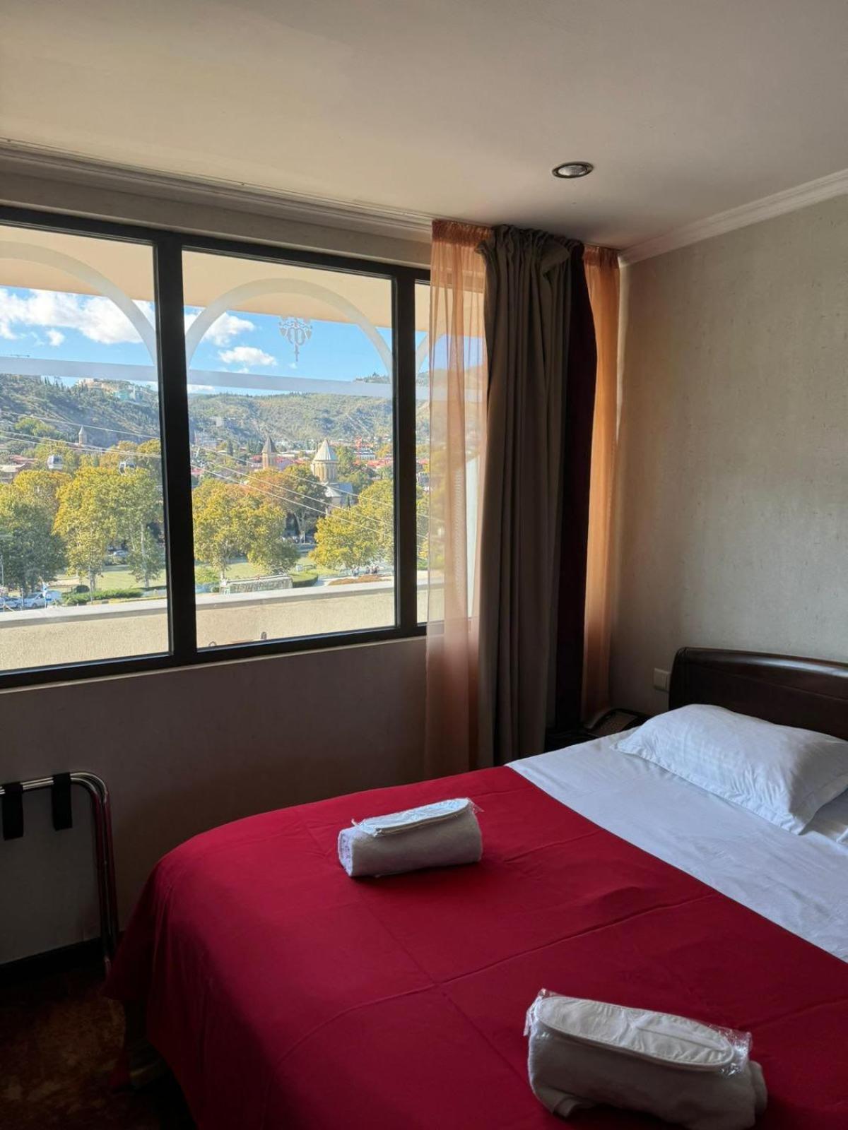 Hotel Rike Park Тбилиси Экстерьер фото