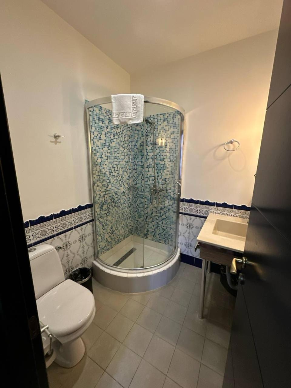 Hotel Rike Park Тбилиси Экстерьер фото