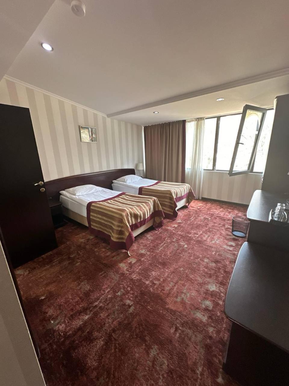 Hotel Rike Park Тбилиси Экстерьер фото
