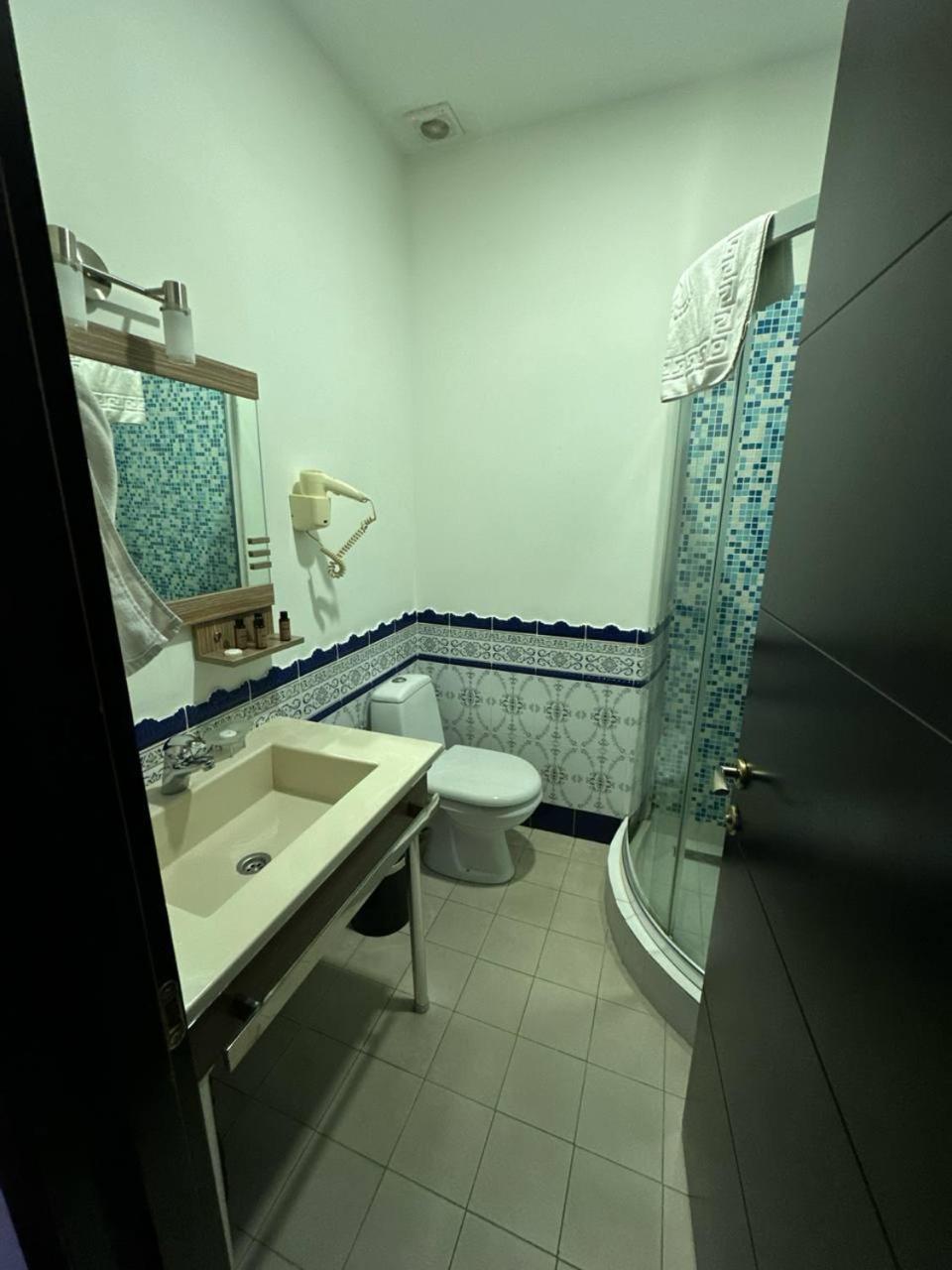 Hotel Rike Park Тбилиси Экстерьер фото