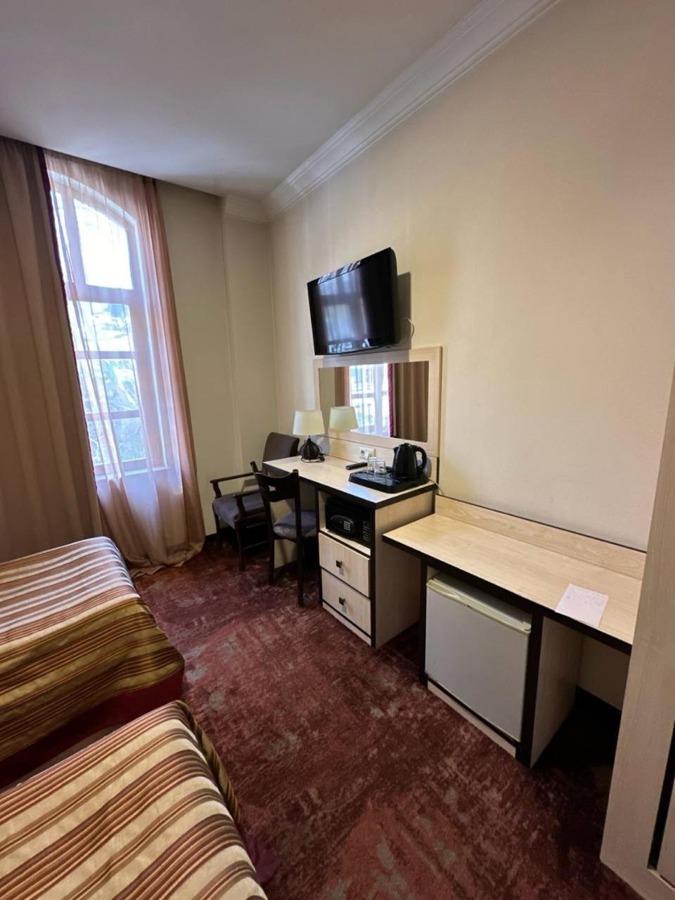Hotel Rike Park Тбилиси Экстерьер фото