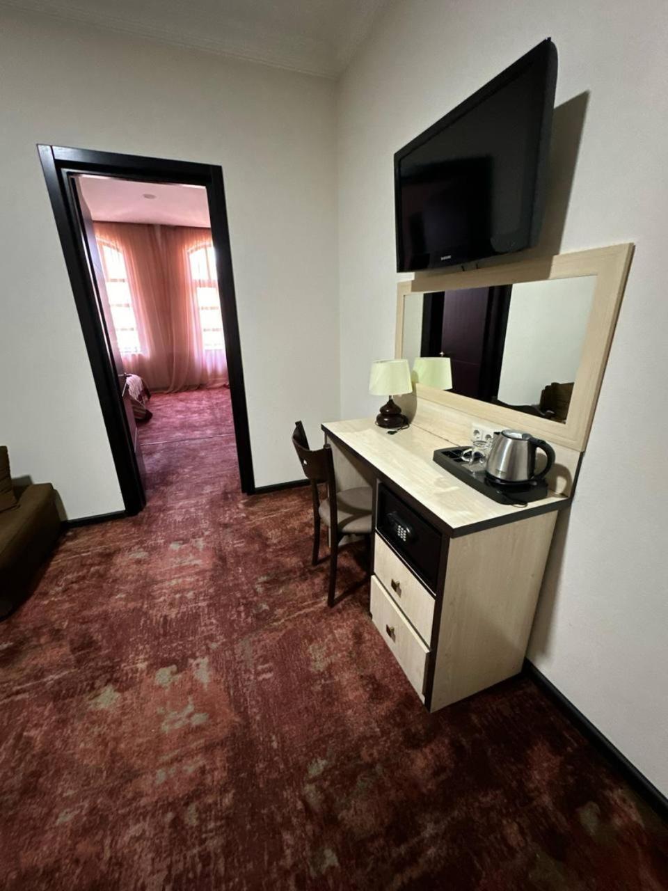 Hotel Rike Park Тбилиси Экстерьер фото