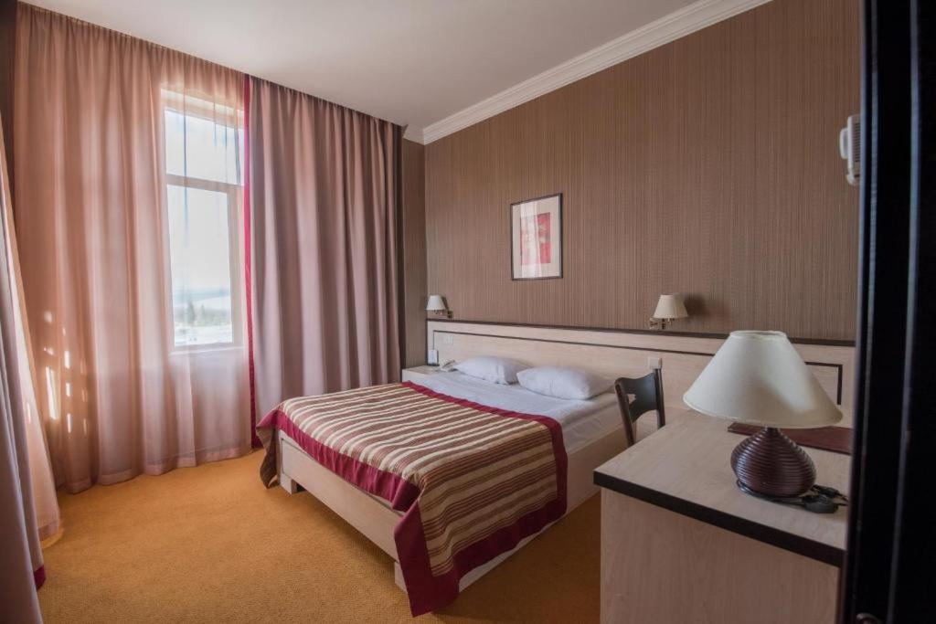 Hotel Rike Park Тбилиси Экстерьер фото