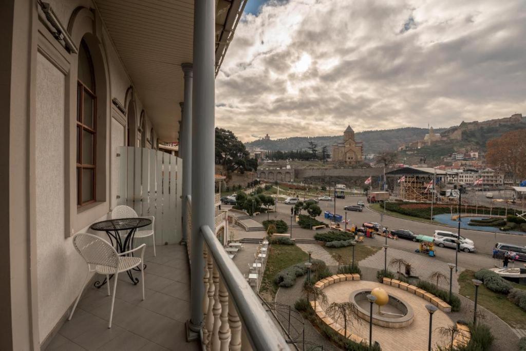 Hotel Rike Park Тбилиси Экстерьер фото