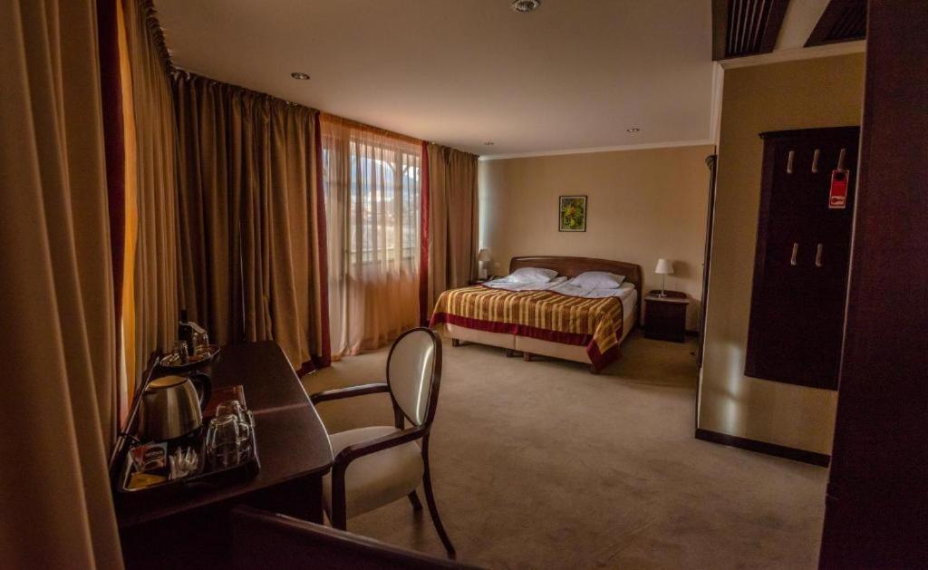 Hotel Rike Park Тбилиси Экстерьер фото