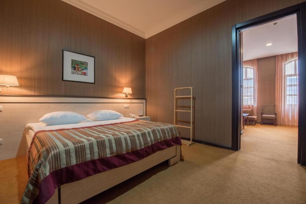 Hotel Rike Park Тбилиси Экстерьер фото