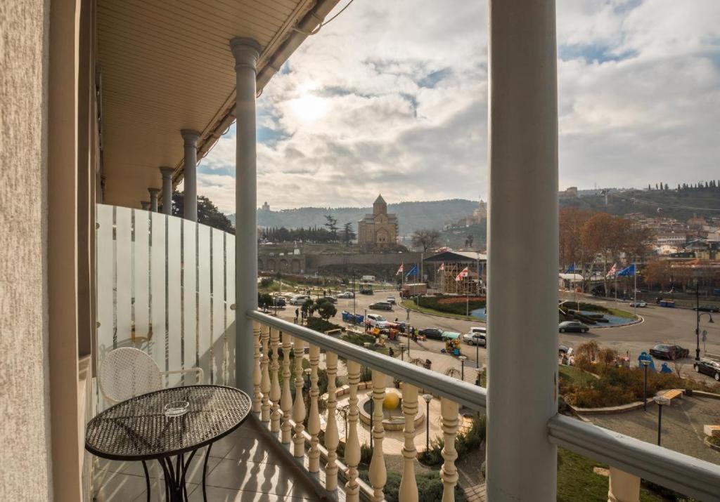 Hotel Rike Park Тбилиси Экстерьер фото